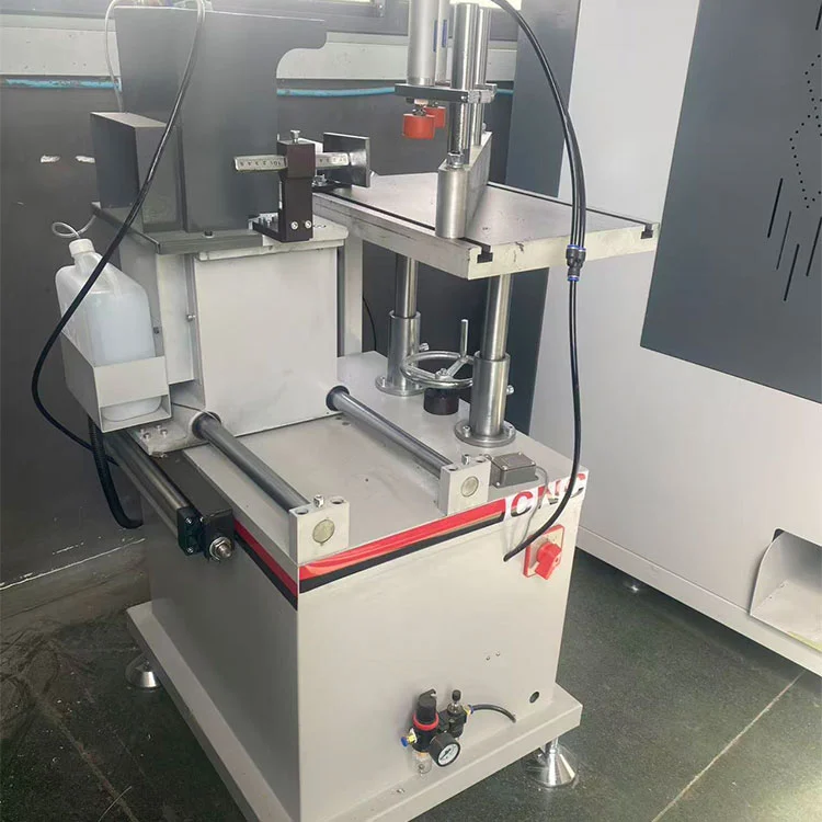 থার্মাল ব্রেক উইন্ডো মুলিয়নের জন্য 3+1 অক্ষ CNC অ্যালুমিনিয়াম এন্ড মিলিং মেশিন